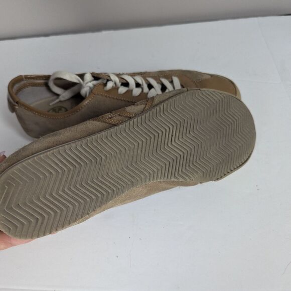 Tory Burch Murphy Sneakers Size 9 Tan Suede Patent Leather Logo Low Top Casual - Picture 9 of 11